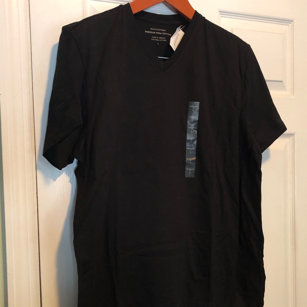 NWT! Banana Republic Black Vneck